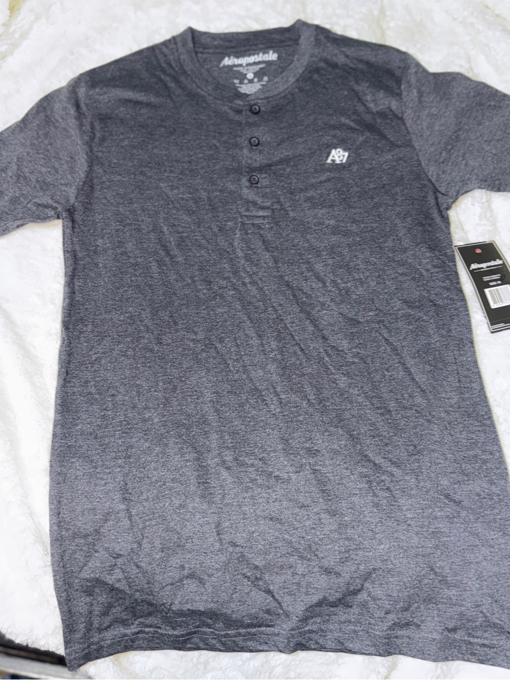 Aeropostale Men's Short Sleeve Henley Tee -Gray